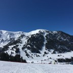 Excellent snow conditions and brilliant blue skies in El Tarter